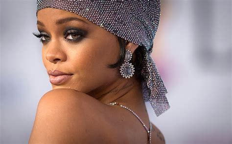 rhianna nudes|Rihanna Nude — Leaked Pics & NSFW Videos。